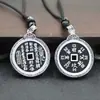 Pingente Moeda do Espírito da Montanha de Prata de Xizang com Cinábrio Ouro Negro e Pingente Moeda do Espírito da Montanha de Latão Colar Bolsa Chaveiro Ornamento