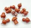 Europa y Estados Unidos venta caliente cristal natural piedra ágata 2 cm mini hongo colgante collar accesorios DIY hecho a mano