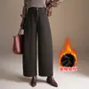 Calça Cropped de Lã com Veludo Plus Size da Moda para Mulheres Outono/Inverno 2026 Nova Cintura Alta Fluida Comprimento Nove Décimos Versátil que Valoriza Calça Casual