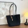 Nova Cesta de Legumes de Grande Capacidade Outono/Inverno 2026 Bolsa de Mão Feminina Estilo Ins para o Trabalho Bolsa Tote de Couro Europeu