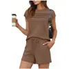 Conjunto feminino de shorts e camiseta de manga curta estilo europeu e americano, camiseta redonda com pregas no peito e shorts com bolso de cordão, conjunto casual de duas peças