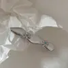 Clip de pelo de cuero con flor de diamante azul plateado clip de pelo de tela con corazón clip para flequillo de moda clip lateral tocado accesorios para el cabello