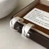 Pendientes de Moda Versátiles Europeos y Americanos con Diseño Cruzado en Forma de C Cepillados para el Trabajo y el Uso Diario, Lujo Ligero, Gama Alta y Elegantes
