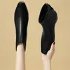 Botas Femininas Curtas 2026 Outono/Inverno Novo Estilo Bico Quadrado Francês Couro de Vaca Retrô Moda Botas de Cano Curto Botas Emagrecedoras com Salto Escondido