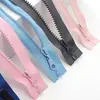 Cremallera de Resina de Tamaño Personalizado de Fábrica 5 Cremallera de Color Para Ropa Chaquetas Chaquetas de Plumas Bolsos Cremallera de Extremo Abierto Personalizable