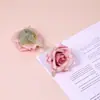 Flor artificial pequeno tamanho rosa encaracolada cabeça de flor flor de seda atacado cabeça de flor fazendo material de flor arranjo de flores com enfeites de cabelo rosa