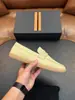 Mocassins de brim para homens ZEG sola macia slip-on casuais sapatos únicos europeus e americanos transfronteiriços multicoloridos em estoque