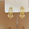 Pendientes Coreanos Retro Exquisitos Pequeños Micro-pavimentados con Estrellas de Arista Estilo Femenino Lujo Ligero Sentido de Alta Gama Pendientes Personalizados Versátiles Pendientes