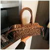 Bolsa Satchel Estilo Coreano Moderna Bolsa Almofada para Mulheres 2025 Nova Moda Bolsa de Ombro Linda e Moderna Bolsa Transversal