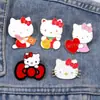 Broche Hello Kitty Dibujo Animado Lindo Gato Caddy Estuche para Lápices Decoración Accesorios para Bolsas Insignia de Metal Zinc Esmalte