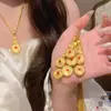 Collar Colgante Rotatorio de Esmalte Dorado con Retención de Color, Nueva Cadena para Clavícula de Perlas de la Fortuna Estilo Chino