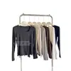 Camiseta de manga larga acanalada estilo francés con cuello cuadrado, top de otoño delicado y ajustado, escote bajo que revela la clavícula, creando un look estilizado y esbelto. 3266