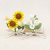 Producto Terminado: Ramo de Girasoles y Lirios Tejido a Mano con Hilo, Decoración para Rejilla de Aire del Coche, Regalo para Novio