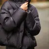 Paquete de Calorcito "Morado" de Hada~ Chaqueta Acolchada tipo Puff con 95% de Plumón de Ganso Blanco, Ligera, Cálida, Esponjosa, Chaqueta Corta Acolchada con Capucha para Mujer
