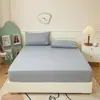 Sábana bajera ajustada exclusiva transfronteriza hipoalergénica, sábana bajera individual de color liso impresa cepillada, funda de colchón, protector de colchón a prueba de polvo y funda de almohada
