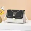 2026 Bolso Cruzado Bordado de Contraste de Color de Moda, Moderno, de Gama Alta, Elegante, Versátil Bolso de Hombro Cuadrado Pequeño, Directo del Fabricante