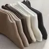 Meias Femininas Cano Médio Renda Primavera e Outono Pelúcia Orelha Cano Médio Ins Tendência Versátil Moda Simples Cor Sólida Confortável