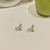 Pendientes de plata S925 con forma de cruz de Corea del Sur, elegantes y ligeros, con perlas francesas y nicho de lujo.