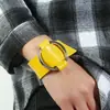 Populares Novos Simples Pulseiras de Couro Europeias e Americanas para Homens e Mulheres, Fornecimento Transfronteiriço, Versátil da Moda Anel Imitação PU Pulseira Joia
