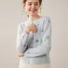 Cardigan de Cashmere Tricotado com Flor e Pedras Preciosas para Mulheres 2025 Nova Jaqueta Tricotada Suéter Outer Redutor de Idade Suéter de Cashmere