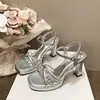 Tacones Altos de Moda, Elegantes y Versátiles 2026 Verano Nuevo Estilo Uso Diario Temperamento Suave Sandalias de una Correa con Pedrería