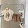 Conjunto Casual de Verão para Meninas 2024 Estilo Infantil Médio e Grande Camiseta Shorts Conjunto de Duas Peças Novo Conjunto Esportivo Infantil