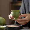 Taza de Cerámica Verde con Espolvoreado Dorado para Ramo Pequeño de Mandarinas con Pie Alto y Boca de Flor Taza de Té Taza Maestra Taza Personal Juego de Té Kung Fu