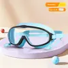Gafas de Natación para Niños con Tapones para los Oídos Integrados HD Antivaho Marco Grande Silicona Suave Sin Presión en los Ojos para Niños y Niñas Multicolor