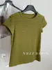 Camiseta Refrescante Listrada de Manga Curta Estilo Retrô Americano para Mulheres, Verão 2026, Design Elegante com Estampa de Meia Manga