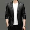 Chaqueta de Cuero para Hombre con Cuello de Traje de Color Sólido 2025 Otoño Nuevo Chaqueta de Cuero PU Traje Casual de Negocios Chaqueta para Papá Top