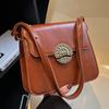 Bolso pequeño popular de este año para mujer otoño e invierno 2023 nuevo bolso de mensajero retro de moda popular en línea popular bolso cuadrado pequeño de un solo hombro