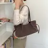 Bolso de mano de gamuza para las axilas para mujer, nueva moda otoño e invierno 2026, simple y versátil, adecuado para el uso diario, de hombro y de mano