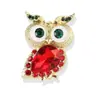 Broche de coruja de olhos grandes moda europeia e americana broche de animal retrô fofo cravejado de diamantes pin simples para acessórios de casaco