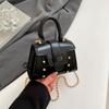 Bolsa Quadrada Pequena de Textura Simples Estilo Ocidental Nova Moda 2025 Bolsa de Mão Bolsa Transversal Estilo Ocidental Bolsa de Ombro Linda e Simples