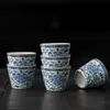 Xícara Mestra com Padrão de Lótus Azul e Branco, Xícara de Cerâmica Pintada à Mão de Jingdezhen para Degustação de Chá, Recipiente de Chá Único para Conjunto de Chá Kung Fu