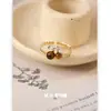 Anillo Exquisito Retro Estilo Maillard con Piedra Ojo de Tigre Cereza para Mujer, Lujo Ligero, Moda Diaria, Versátil y de Alto Índice
