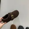 Sapatos Femininos Quentinhos de Veludo com Solado Grosso, Cobertura Total 2025, Estilo Retro Outono e Inverno, Peludos, Slip-On, Estilo Coreano, Sapatos Birkenstock, Novo Estilo