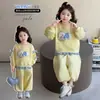 Conjunto de Lazo para Niñas, Nuevo Estilo Primavera y Otoño 2026, Sudadera de Cuadros con Encaje para Niños, Conjunto de Dos Piezas a la Moda para Bebés Niñas