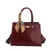Bolsa Vermelha de Luxo Bolsa Platina Feminina Elegante Bolsa de Noiva Grande Capacidade Leve Luxo Bolsa de Mãe Exquisita Bolsa de Casamento Presente