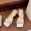 Sapatos de fada abertos com salto médio grosso estilo fada floral 2026 verão novo sandálias quadradas com laço francês para mulheres