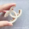Elegante pinza para el pelo de perlas con doble C para mujer, pinza de tiburón para peinado semi-recogido, accesorio de pelo elegante de lujo ligero