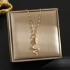 Colar de aço titânio transfronteiriço europeu e americano feminino com pingente de cobra de diamante microincrustado personalidade corrente de clavícula moda joias que não desbotam