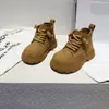 Novos estilos de outono e inverno de botas Martin para meninas, botinhas para bebês, botins para meninos e sapatos de caminhada para bebês, além de botas de couro forradas com fleece para crianças