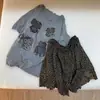 Pijama de verano para mujer de manga corta con almohadillas en el pecho, talla grande, adecuado para mujeres de talla grande, se puede usar afuera, nuevo diseño de gato con estampado de leopardo, cómodo conjunto de dos piezas para casa