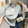 Nueva camiseta básica casual de verano, fina, holgada, de punto con cuello en V, imitación de dos piezas, manga corta para mujer, top versátil
