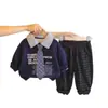 2026 Ropa Infantil Estilo Primavera y Otoño Conjunto para Niños Versión Coreana Sudadera con Cuello de Solapa y Corbata Manga Larga Conjunto de Dos Piezas Moderno y Elegante