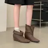 Botas de Cano Curto Plataforma com Bico Quadrado Estilo Coreano para Mulheres 2026 Nova Chegada Outono/Inverno Dobráveis Duas Formas de Usar Botas Femininas Versáteis Emagrecedoras Botas da Moda