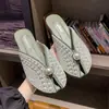 Cubierta de Cabeza Estilo Coreano Medio Perla 2026 Pantuflas Perezosas Pantuflas de Suela Plana Estilo Verano al Aire Libre para Mujer Suela Suave Hada Nuevo Estilo