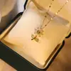Collar con Colgante de Girasol Hoja Verde para Mujer, No se Desvanece, Lujo Accesible Diseño de Nicho, Cadena para Clavícula de Acero de Titanio Accesorios al por Mayor