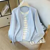 Novo Suéter de Contraste Colorido Listrado Estilo Coreano de Peça Falsa Dupla para Primavera e Outono Feminino, Peça de Roupa Externa Versátil, Blusa de Manga Longa com Gola Redonda